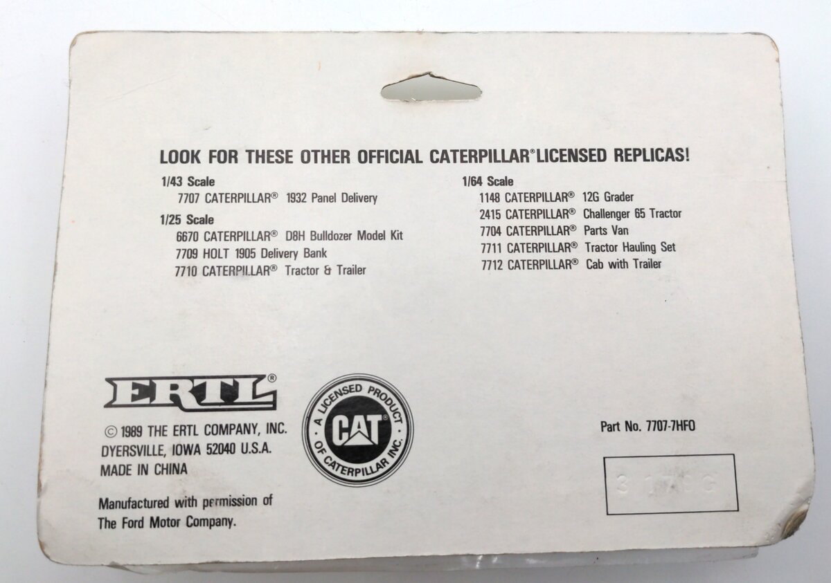 Ertl 7707 1:43 Scale Diecast CAT 1932 Panel Delivery Truck LN/Box