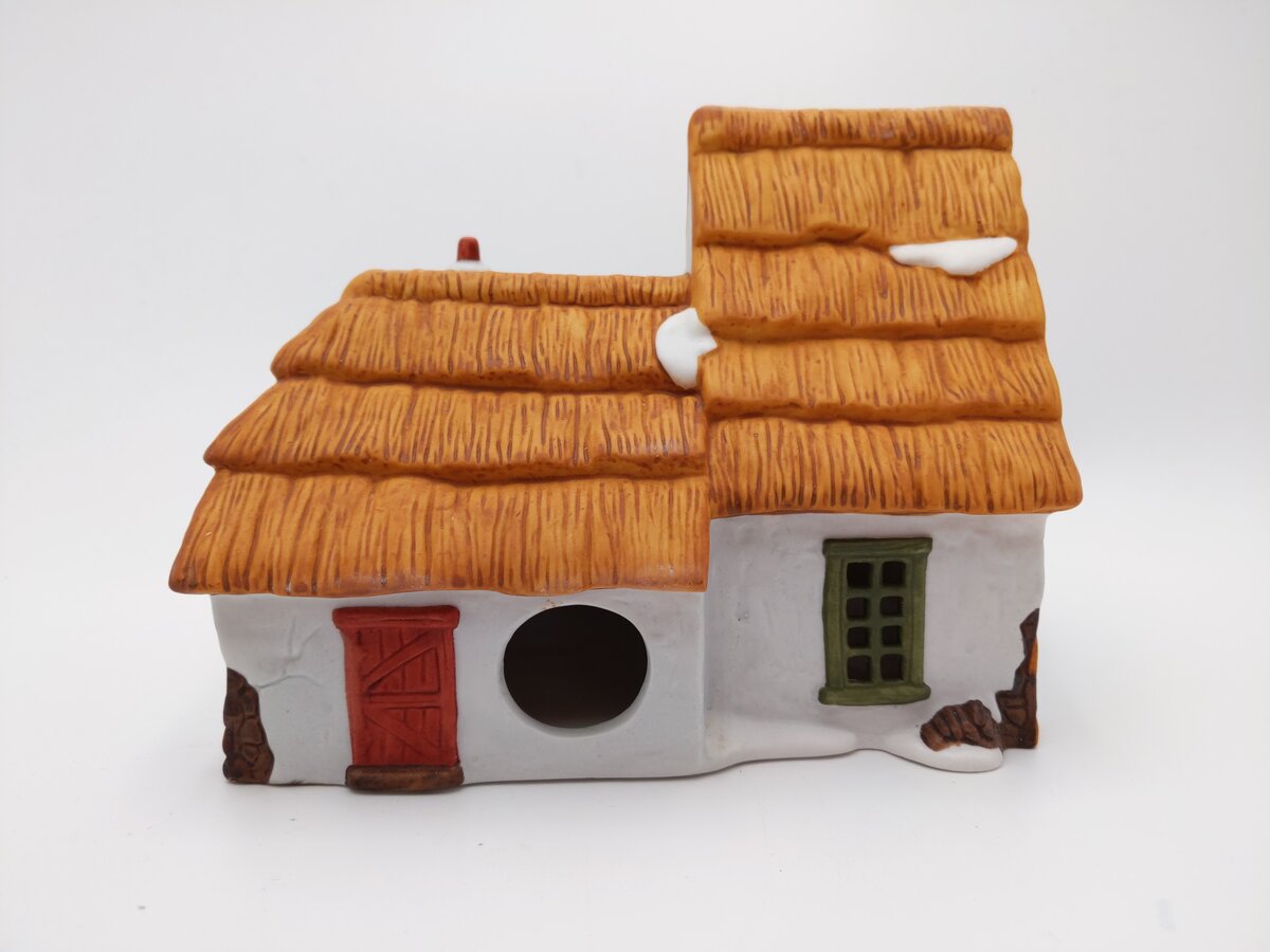 Dept 56 6500-5 Dickens Village Series: The Cottage of Bob Cratchit & Tiny Tim EX/Box