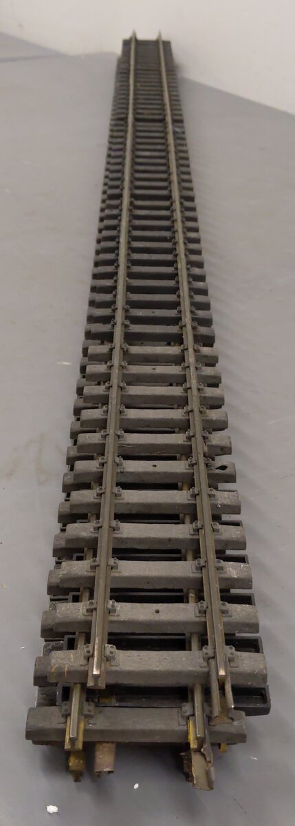 Aristo-Craft 11098 Euro Brass 5' Straight Track Sections (5)