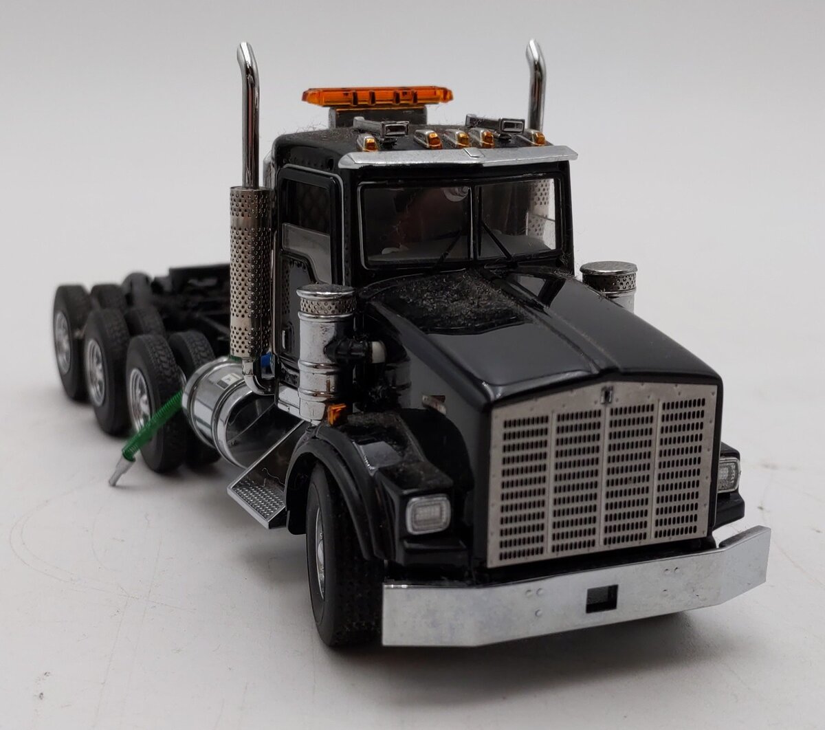 WSI 1:50 Scale Kenworth T800 8X4 4 Axle Tractor Day Cab (Black) EX