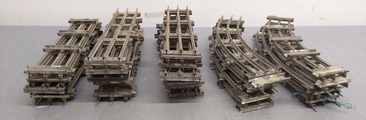 American Flyer Vintage Std. Gauge Straight & Curved Track Sections [37]
