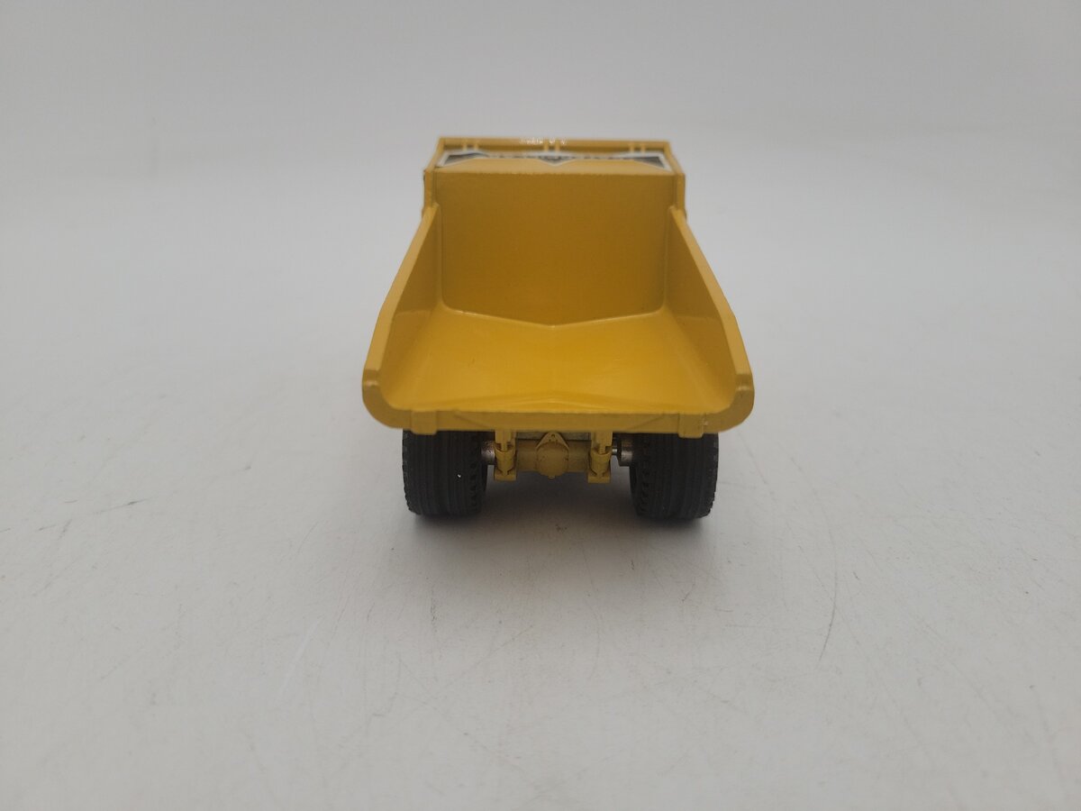 Shinsei M-22 1:90 Scale Caterpillar 777 Dump Truck W/1 Figure & Accessories NIB
