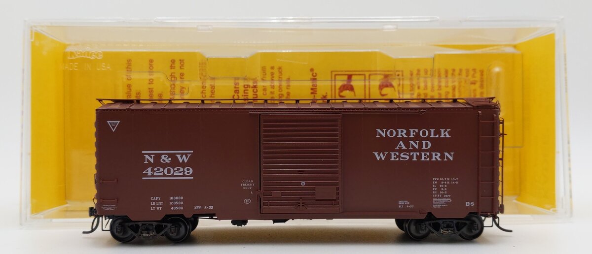 Kadee 5257 HO Norfolk & Western 40' PS-1 Boxcar w/ #2100 Scale Coupler #42029 EX/Box