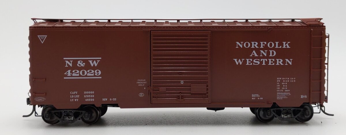 Kadee 5257 HO Norfolk & Western 40' PS-1 Boxcar w/ #2100 Scale Coupler #42029 EX/Box