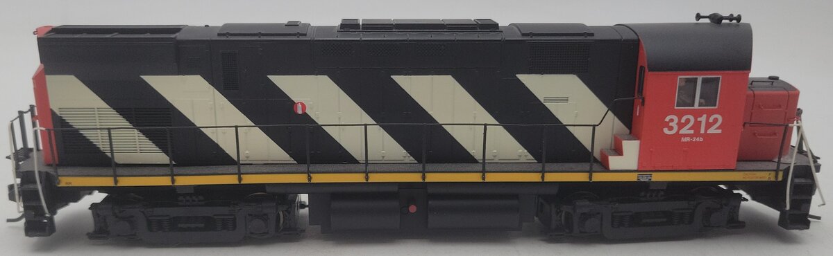 Atlas 10000217 HO Canadian National C-424 Phase 3 Diesel Locomotive #3212 EX/Box
