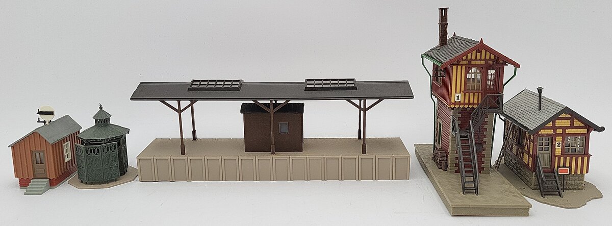 Vollmer HO Scale Assorted Assembled Buildings: 5731, 22101, 613, 5730, 20268 [5] EX