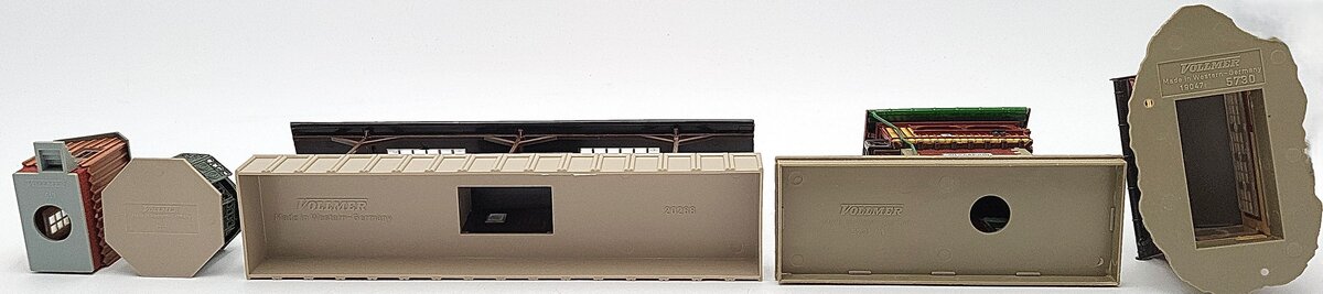 Vollmer HO Scale Assorted Assembled Buildings: 5731, 22101, 613, 5730, 20268 [5] EX