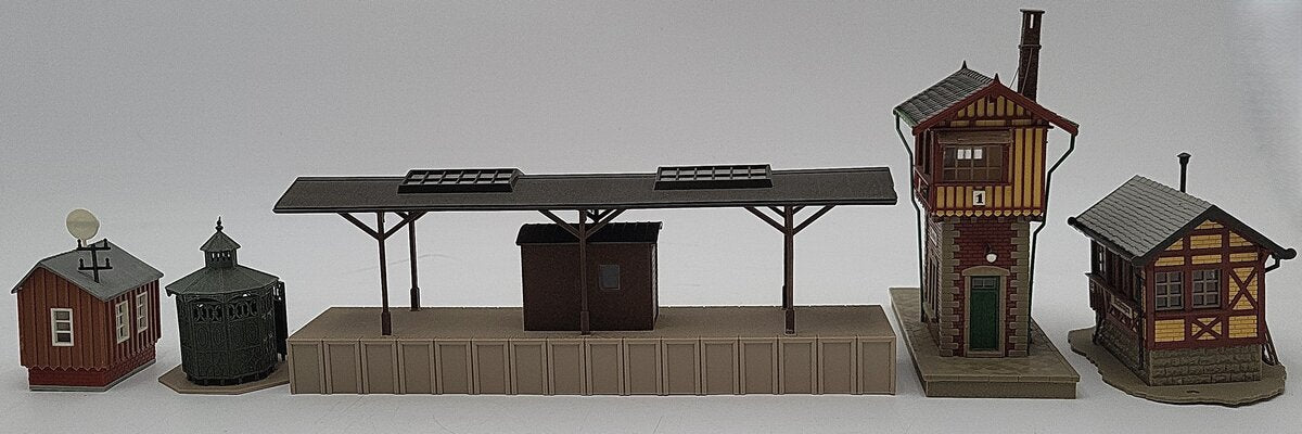 Vollmer HO Scale Assorted Assembled Buildings: 5731, 22101, 613, 5730, 20268 [5] EX