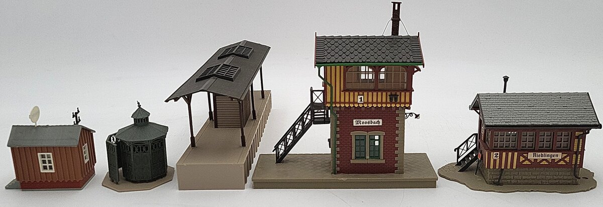 Vollmer HO Scale Assorted Assembled Buildings: 5731, 22101, 613, 5730, 20268 [5] EX