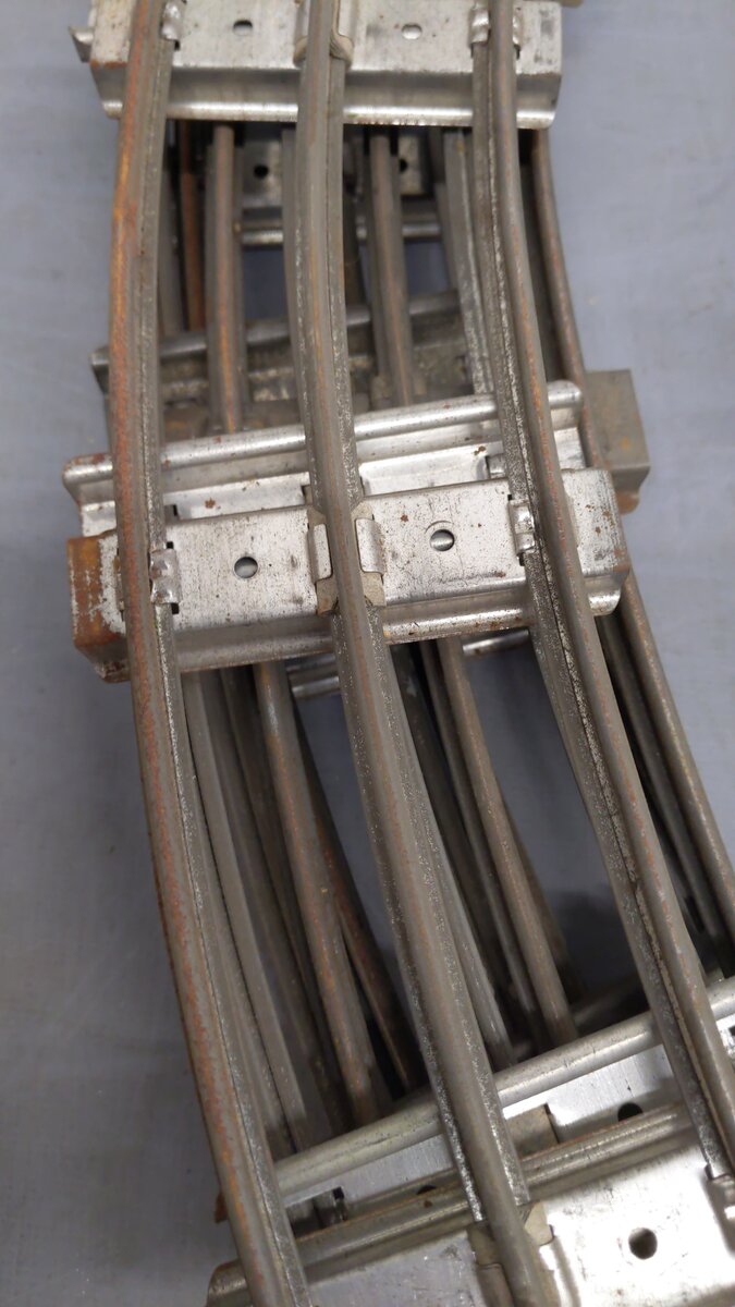 American Flyer Vintage Std. Gauge Curved Track Sections [20]