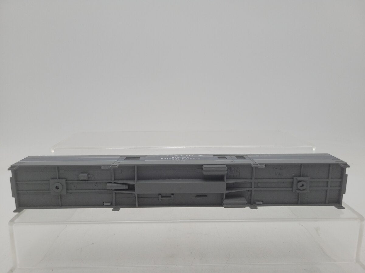 Con-Cor 0001-01020D-2 HO Scale Santa Fe R.E.A 72Ft Baggage Passenger Car #3437 EX