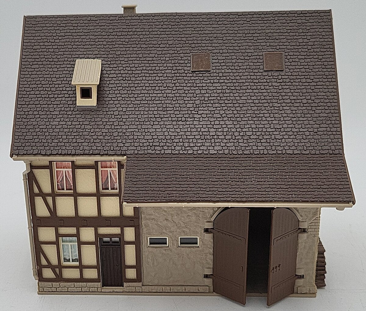 Vollmer 20391 HO Scale Timbered Farm House w/ Barn - Assembled EX