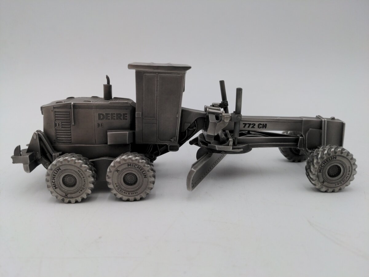 SpecCast John Deere 772 CH Pewter Grader VG