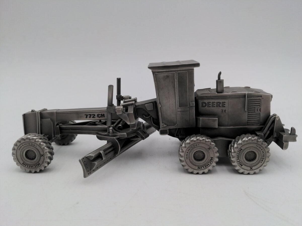 SpecCast John Deere 772 CH Pewter Grader VG