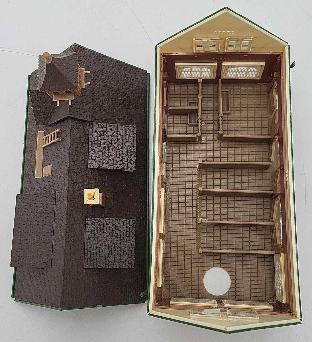 Vollmer 27008 HO Scale Farmhouse Stable - Assembled EX
