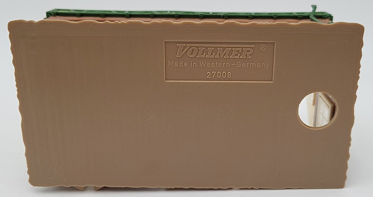 Vollmer 27008 HO Scale Farmhouse Stable - Assembled EX