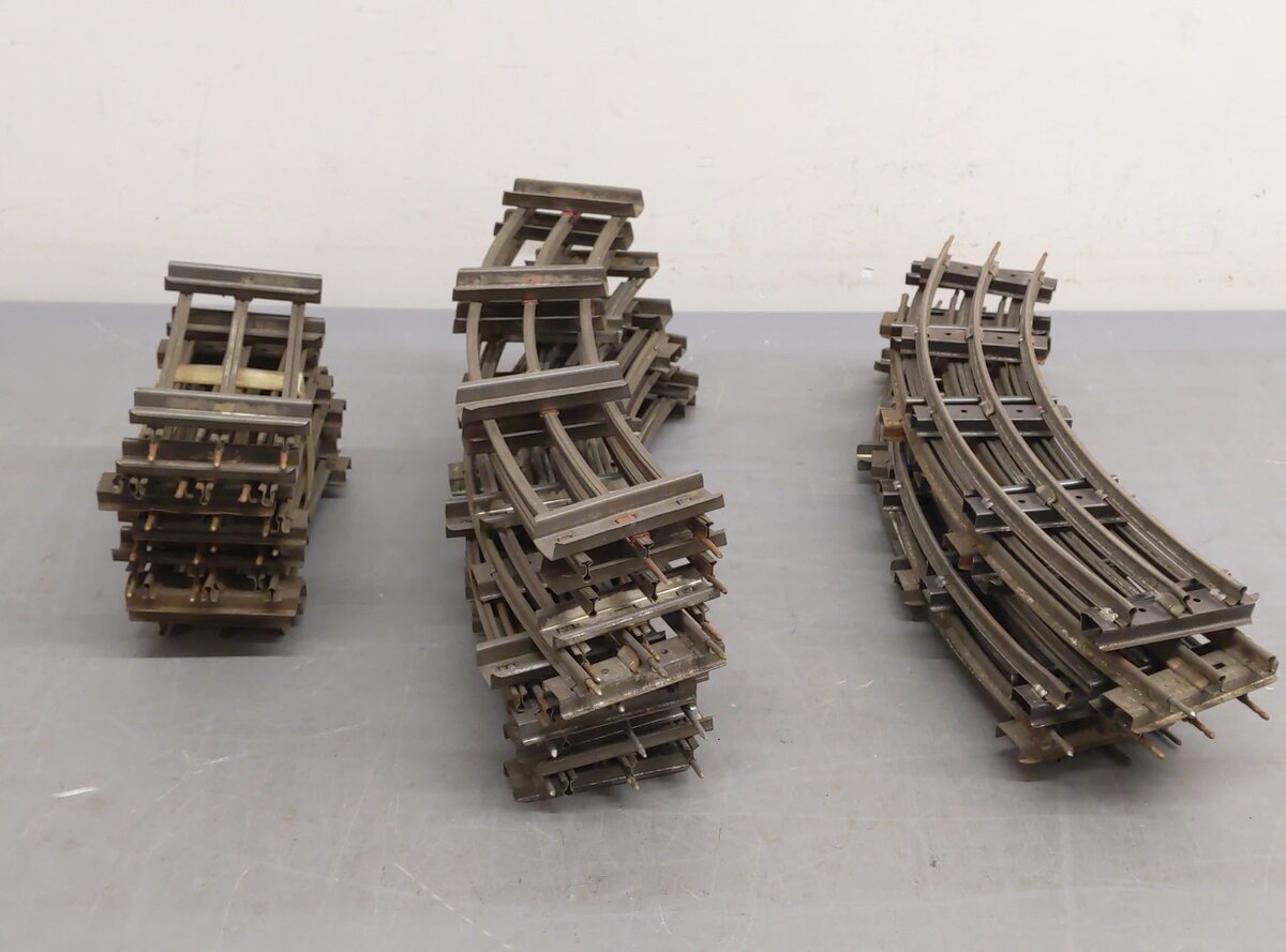 American Flyer Vintage Std. Gauge Curved & Straight Track Sections [29]