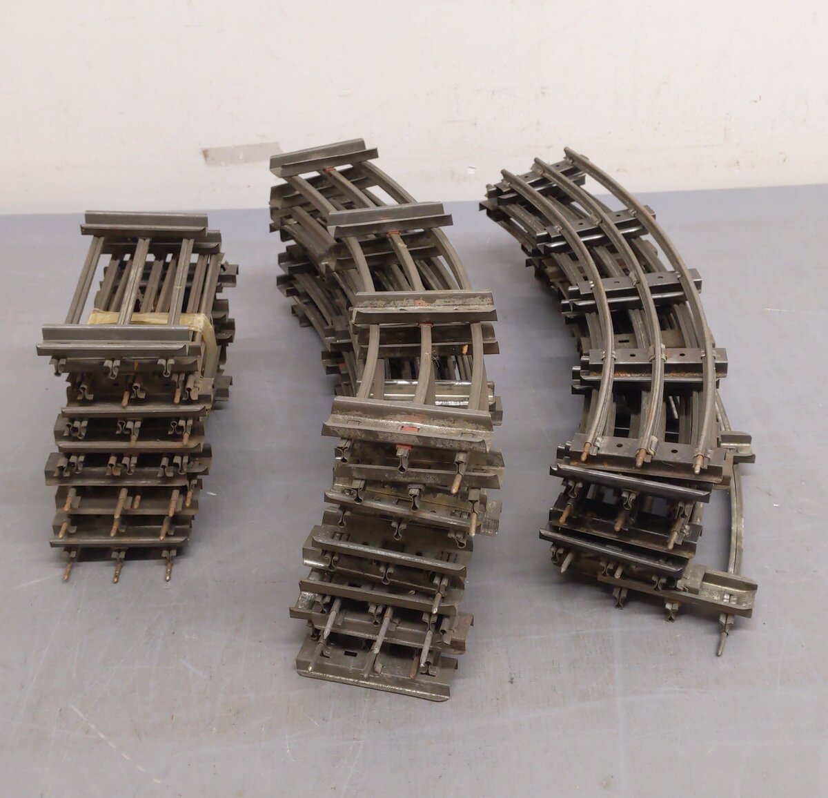 American Flyer Vintage Std. Gauge Curved & Straight Track Sections [29]