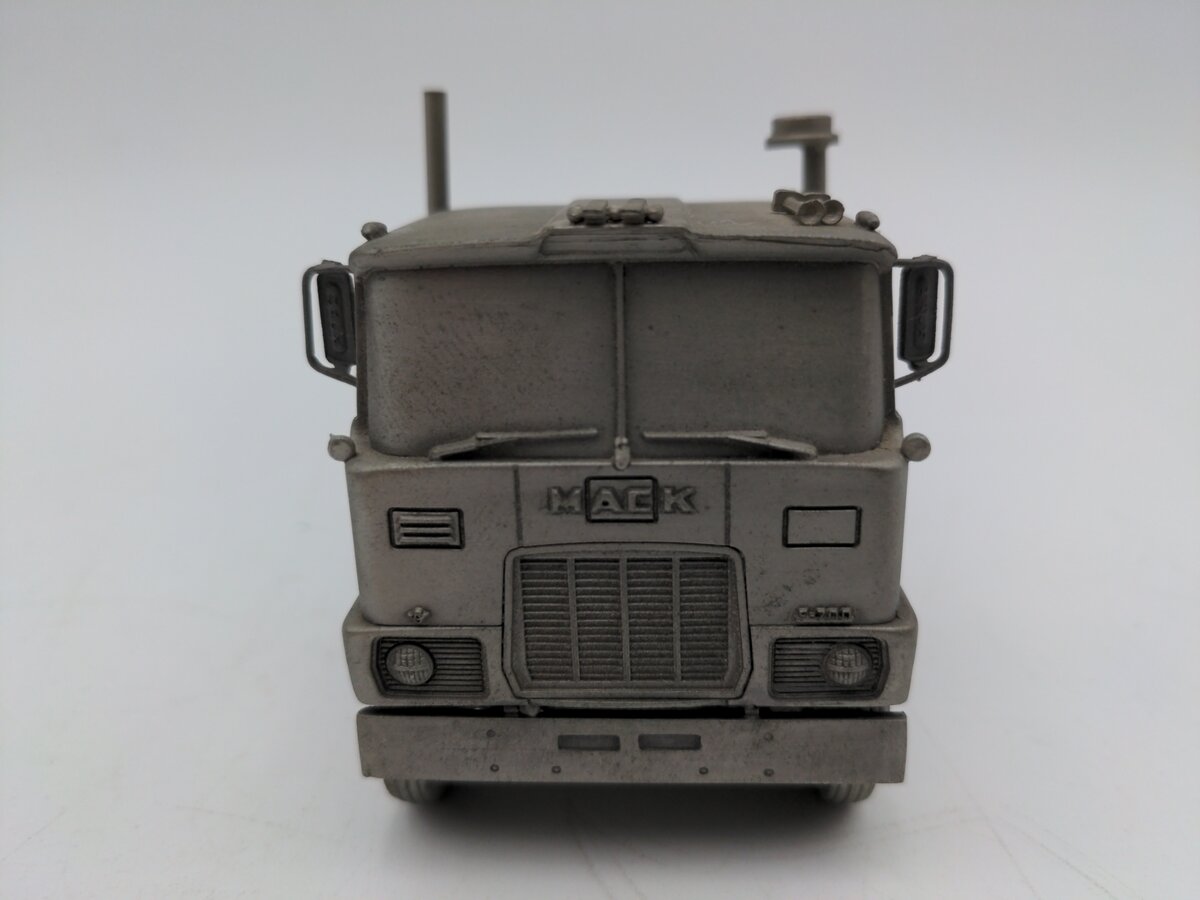 SpecCast Mack Pewter Highway Tractor VG
