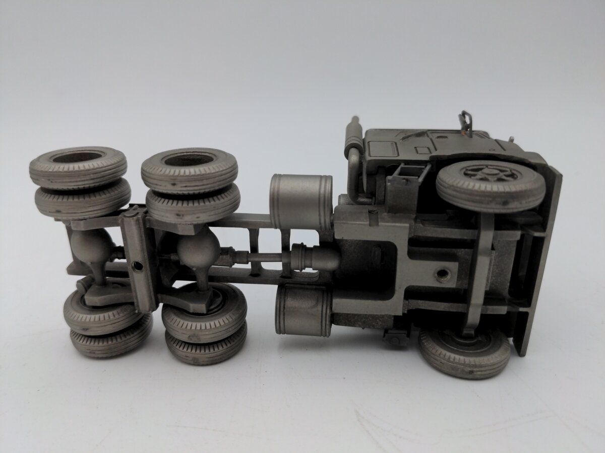 SpecCast Mack Pewter Highway Tractor VG
