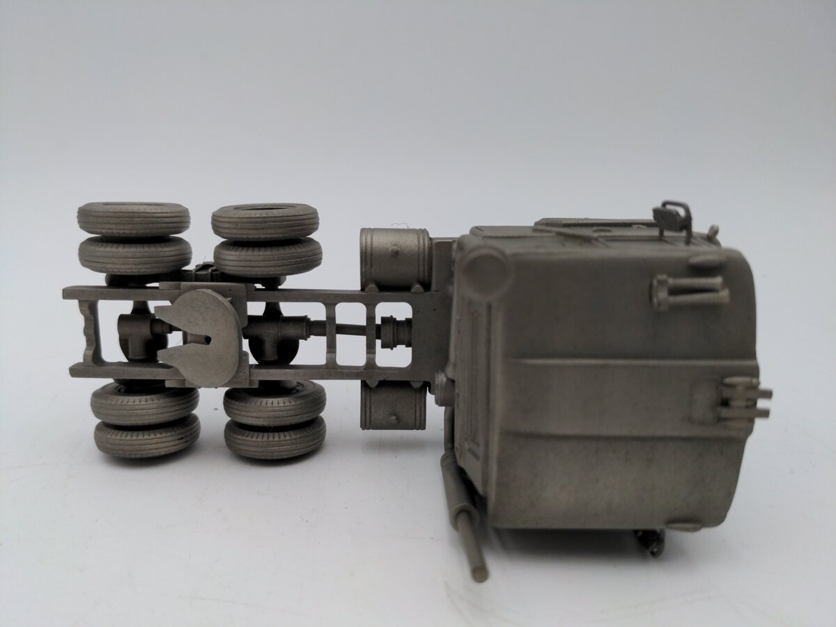 SpecCast Mack Pewter Highway Tractor VG