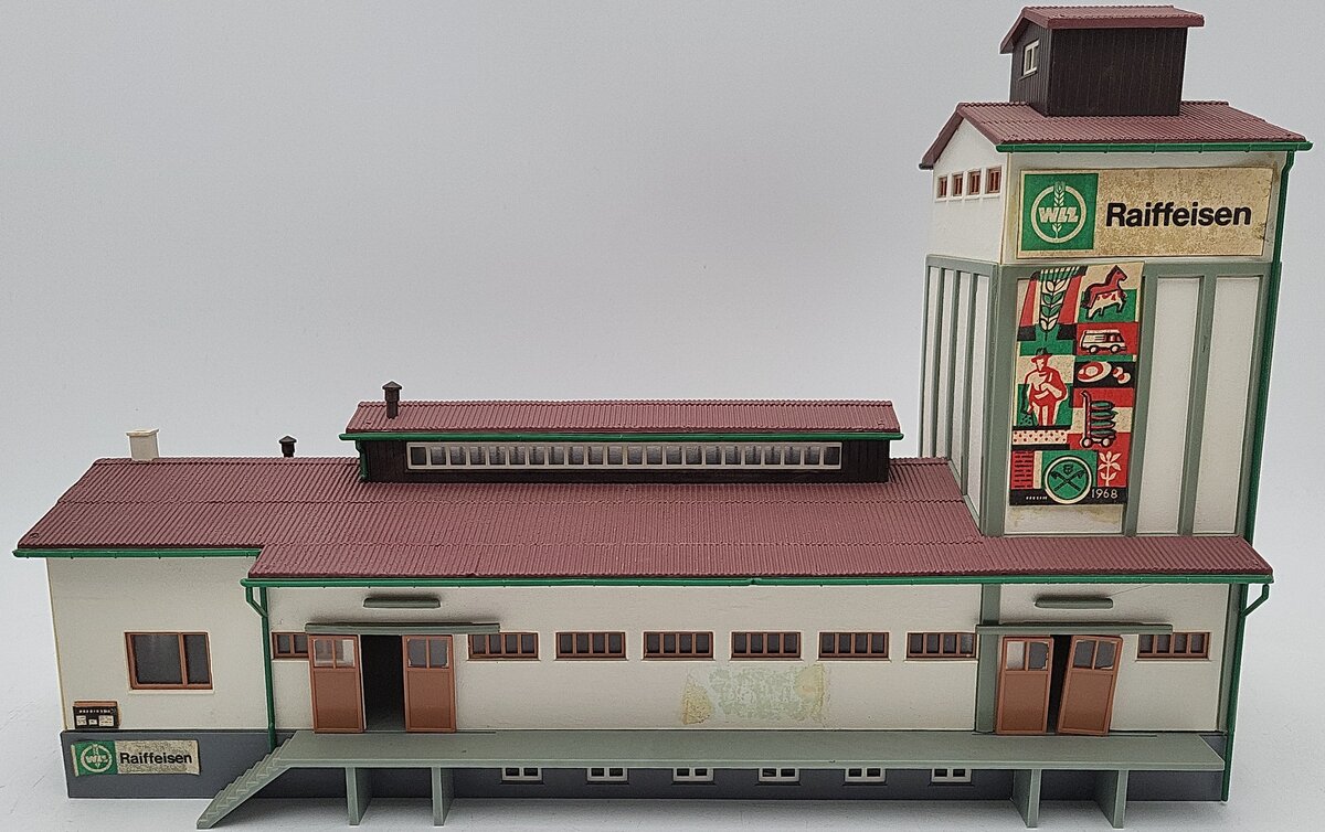 Kibri & Other HO Scale Assorted Asembled Buildings: G464 [2] EX