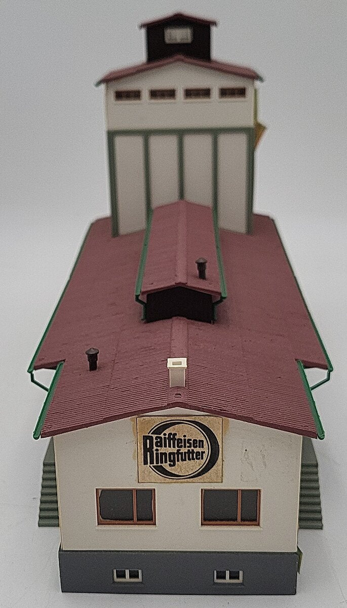 Kibri & Other HO Scale Assorted Asembled Buildings: G464 [2] EX