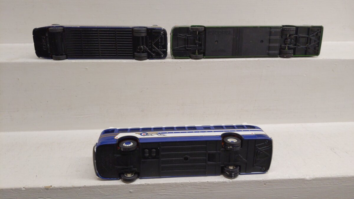 Corgi 1:50 Assorted Diecast Buses [3] EX/Box