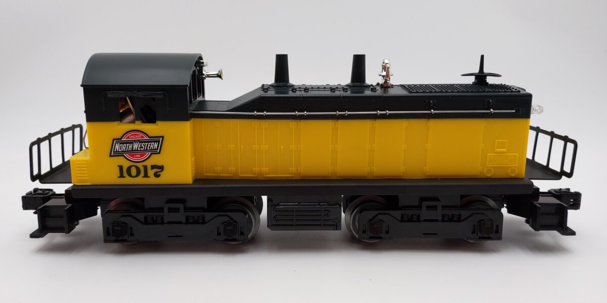 Lionel 6-18921 O Gauge Chicago & North Western NW2 Diesel Switcher #1017 VG/Box