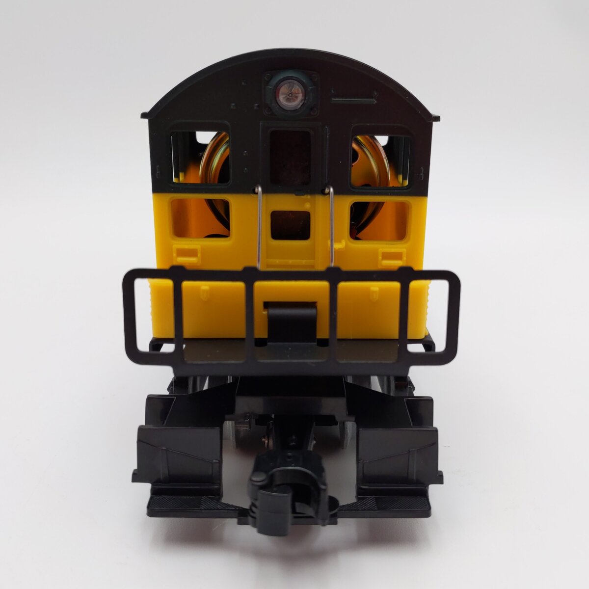 Lionel 6-18921 O Gauge Chicago & North Western NW2 Diesel Switcher #1017 VG/Box