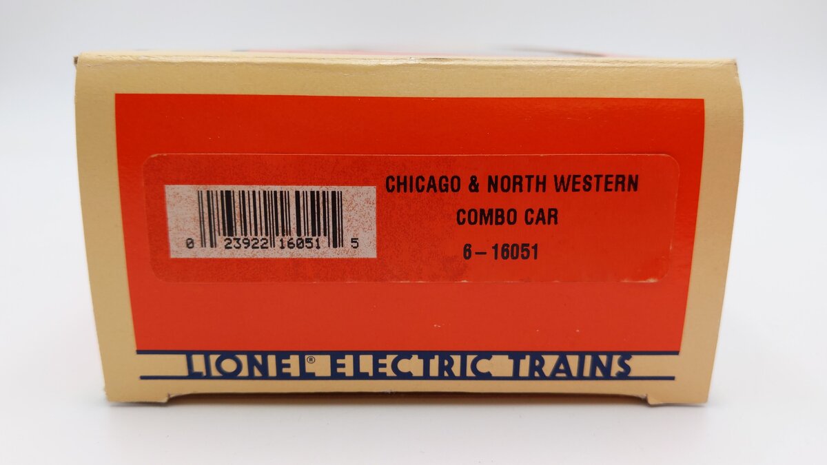 Lionel 6-16051 O Gauge Chicago & Northwestern Combination Passenger Car #6630 EX/Box