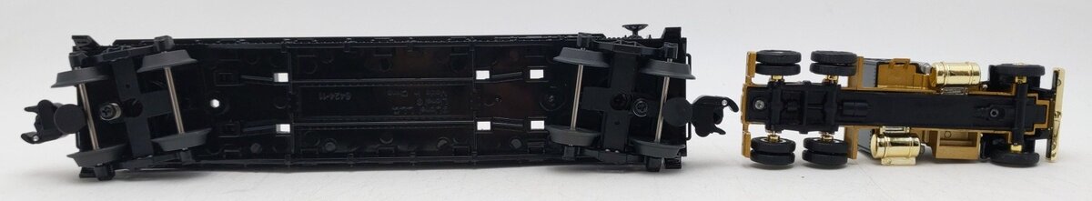 Lionel 6-52440 O Gauge USMC Flatcar w/ Tractor Trailer NIB