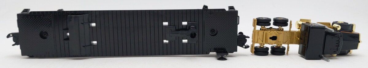 Lionel 6-52440 O Gauge USMC Flatcar w/ Tractor Trailer NIB