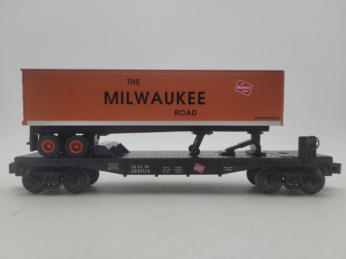 Lionel 6-52298 O Gauge Milwaukee Road Flatcar w/Trailer EX/Box