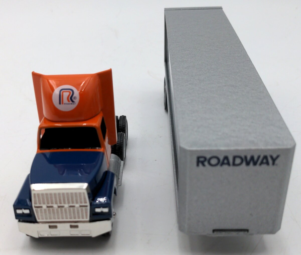 Winross 124-5 1:64 Scale Diecast Roadway Cargo Tractor Trailer NIB