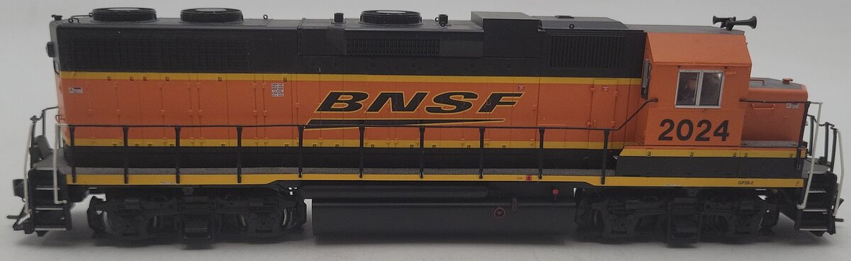 Atlas 10000155 HO BNSF "New Image" HO GP-38 Low Nose Diesel Locomotive #2024 EX/Box