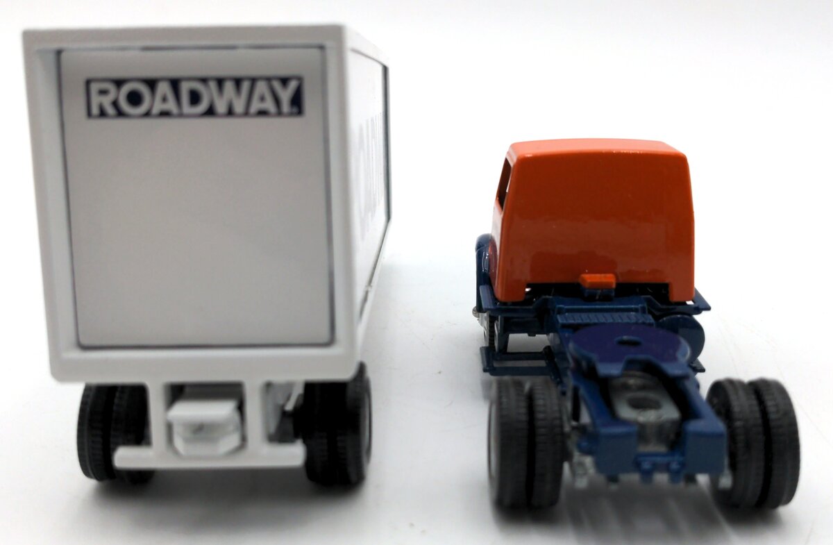 Winross 112-2 1:64 Scale Diecast Roadway Express Drop Gate Delivery Truck NIB