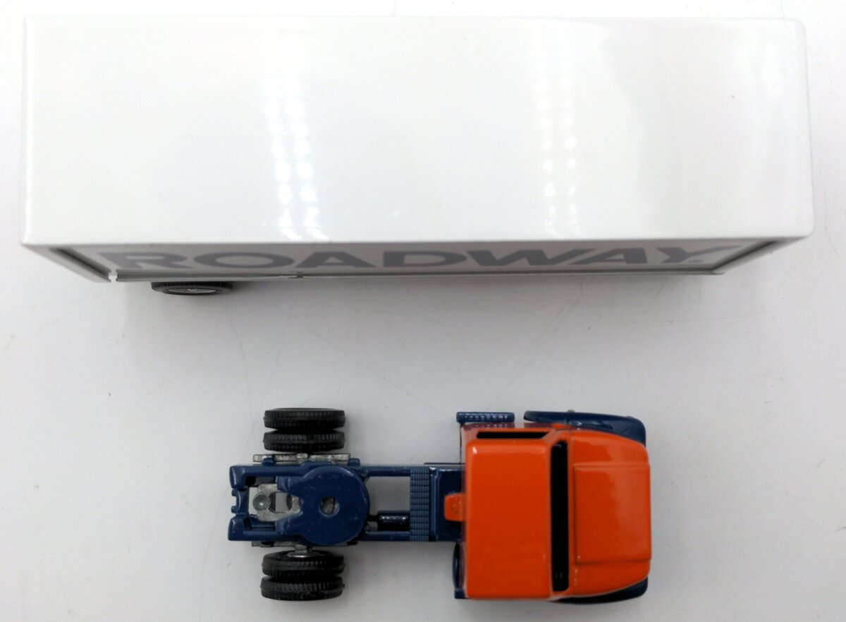 Winross 112-2 1:64 Scale Diecast Roadway Express Drop Gate Delivery Truck NIB