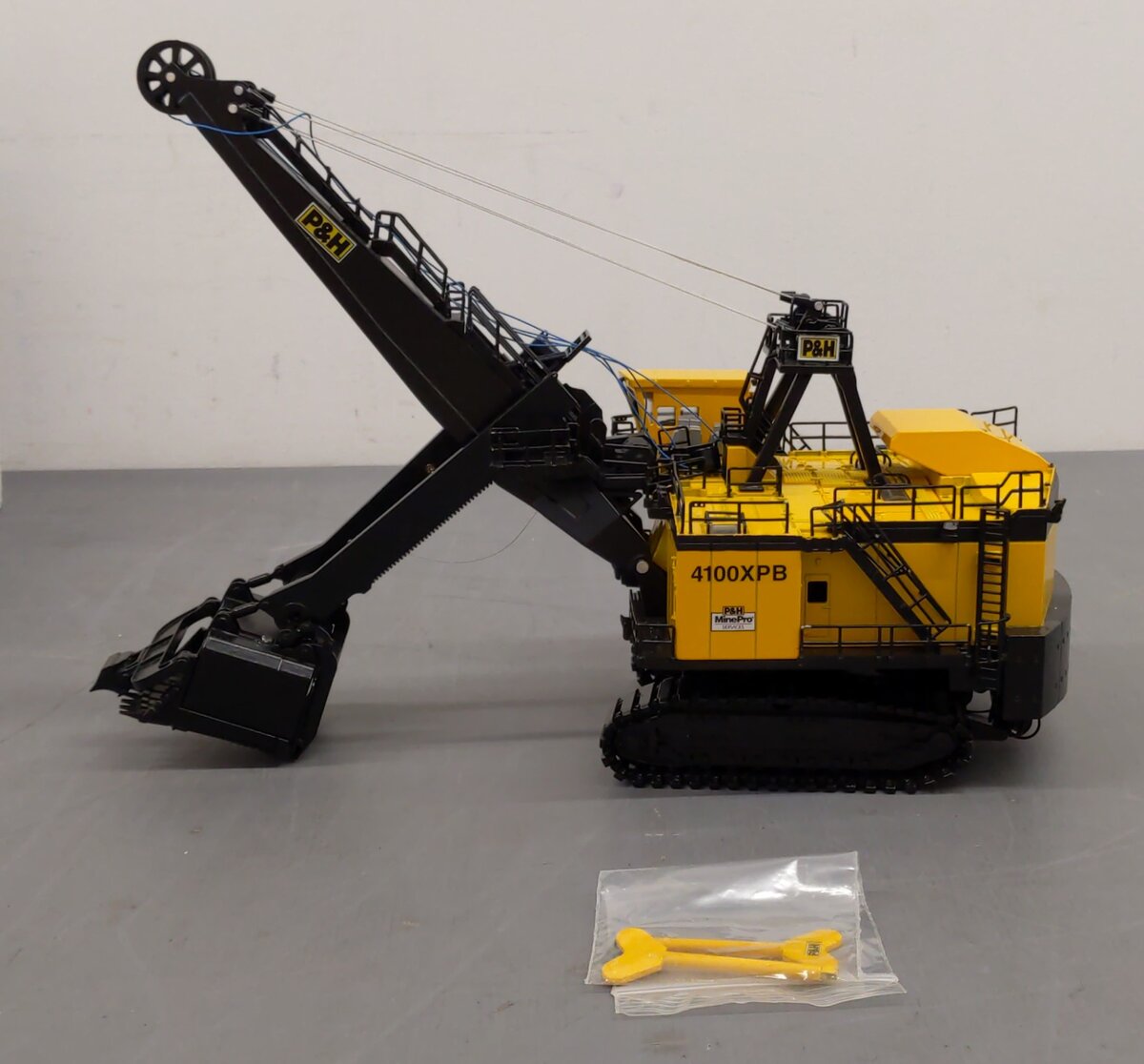 Weiss Brothers 1:160 Scale P&H 4100XPC Mining Rope Shovel VG
