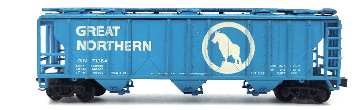 Bachmann 73850 N Scale Great Northern 47' Covered Hopper #71084 VG