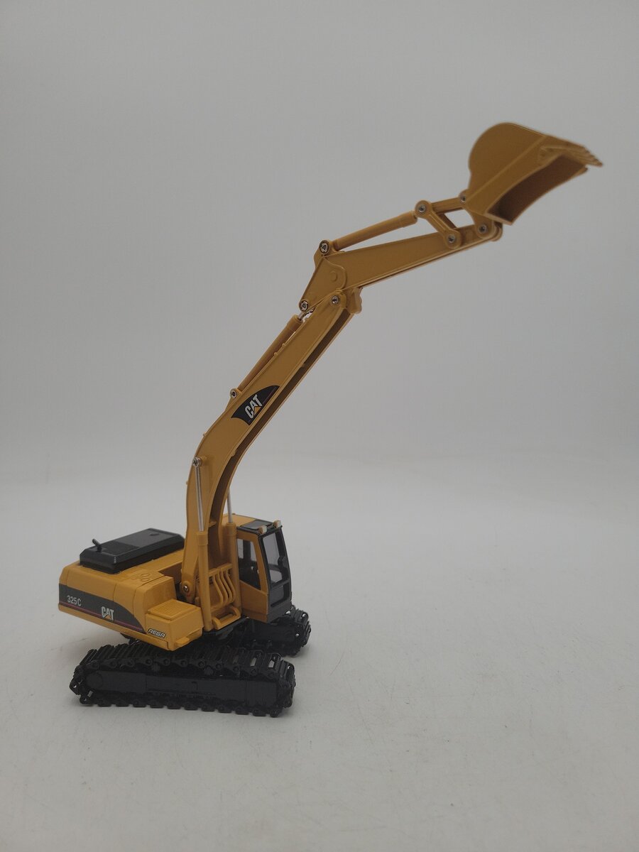 Shinsei 325C 1:50 Scale Diecast Caterpillar Hydraulic Excavator LN/Box