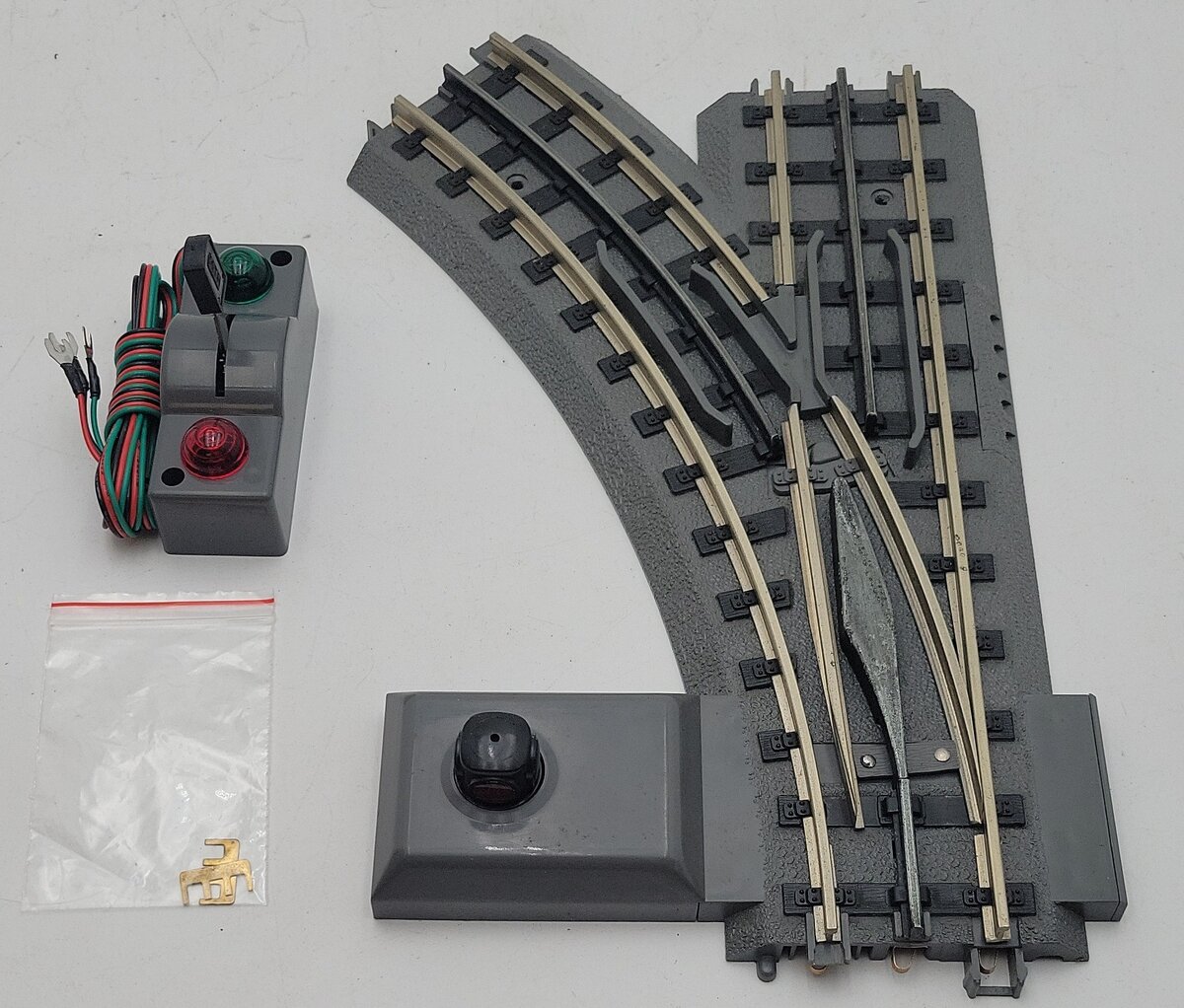 MTH 40-1005 O31 RealTrax Nickel Silver Left Hand Remote Switch Turnout  EX/Box