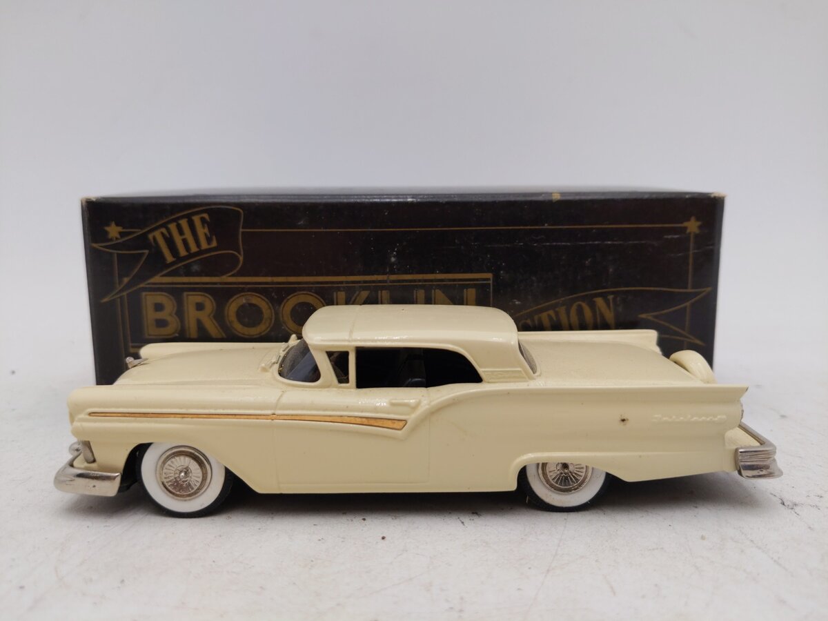 Brooklin Models 35 1:43 1957 Ford Fairlane Skyliner EX/Box