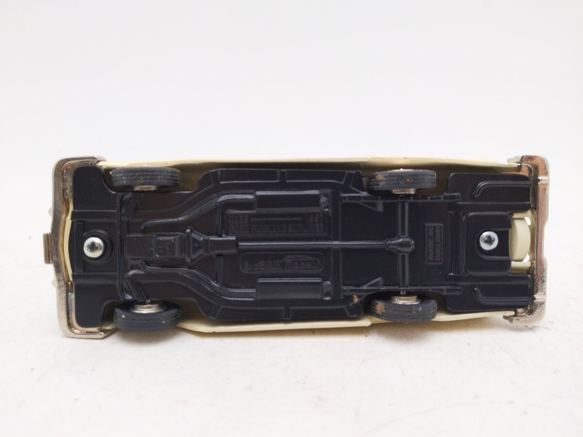 Brooklin Models 35 1:43 1957 Ford Fairlane Skyliner EX/Box