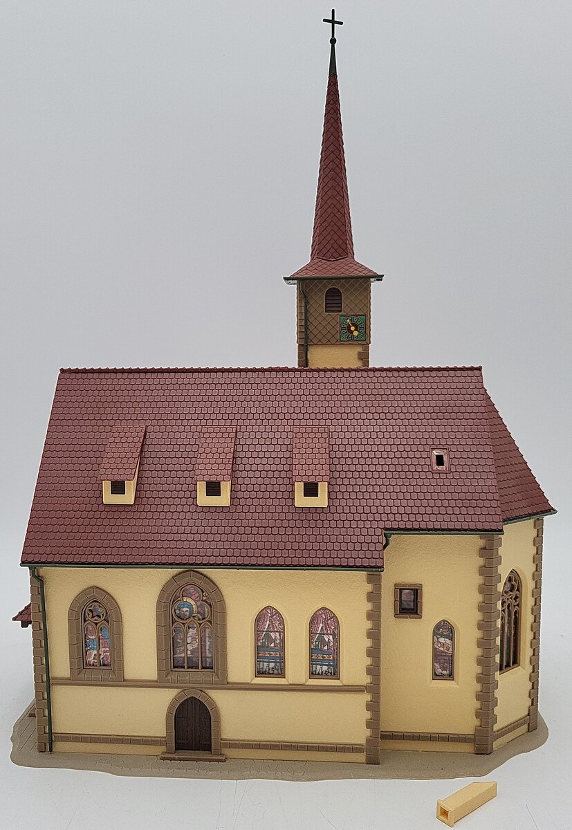 Vollmer 43769 HO Scale Ditzingen Church - Assembled EX