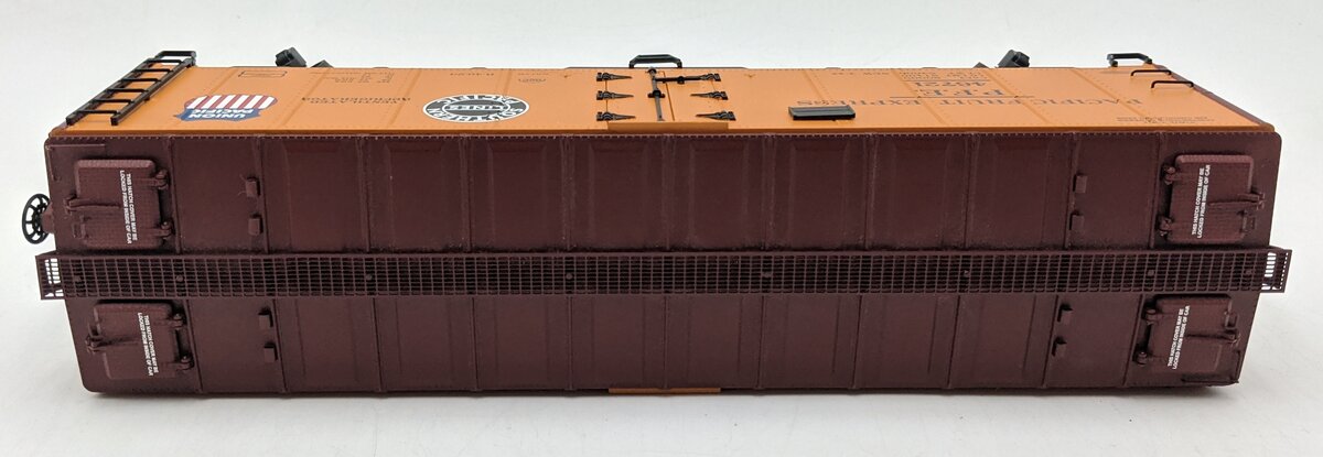 MTH 20-3228D O Gauge Pacific Fruit Express 40' Steel Side Reefer Car #46721 VG