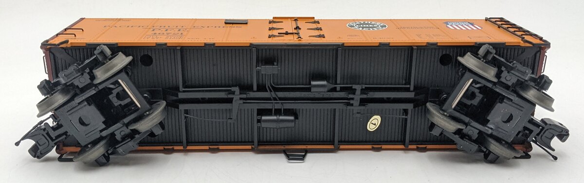 MTH 20-3228D O Gauge Pacific Fruit Express 40' Steel Side Reefer Car #46721 VG