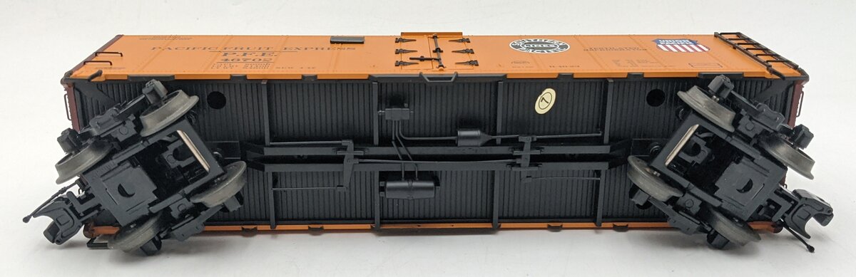 MTH 20-3228A O Gauge Pacific Fruit Express 40' Steel Side Reefer Car #46702 VG
