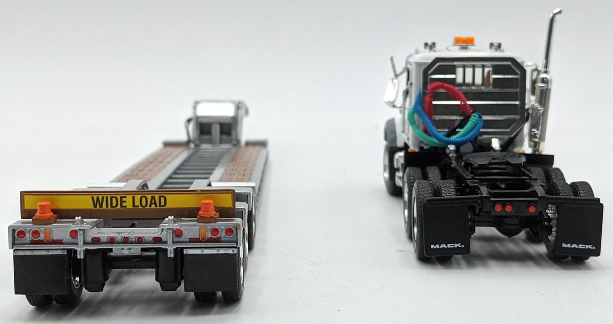 First Gear 1:50 Diecast Mack Granite w/Wilver Lowboy Trailer VG