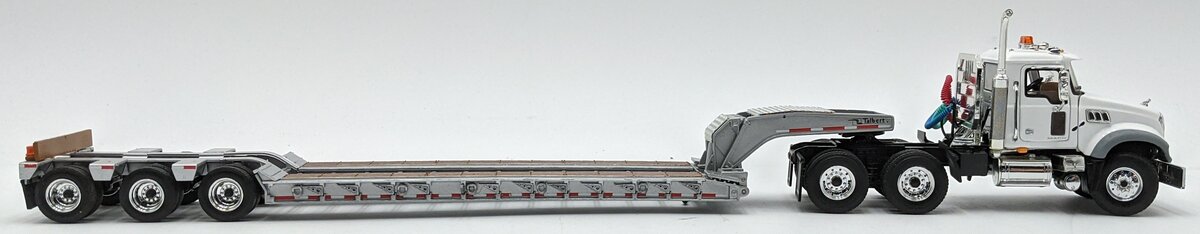 First Gear 1:50 Diecast Mack Granite w/Wilver Lowboy Trailer VG